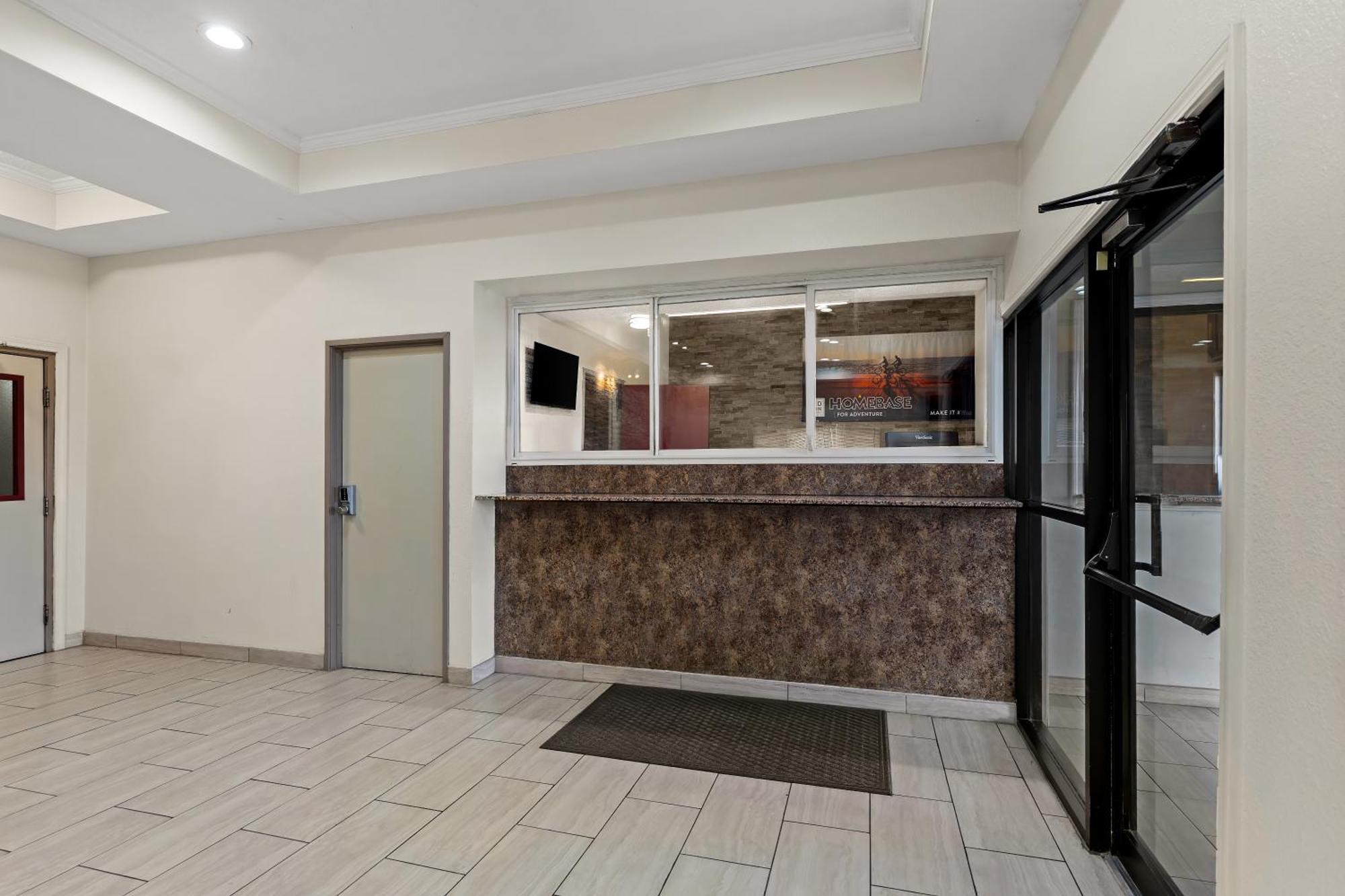 Red Lion Inn & Suites Caseyville Esterno foto