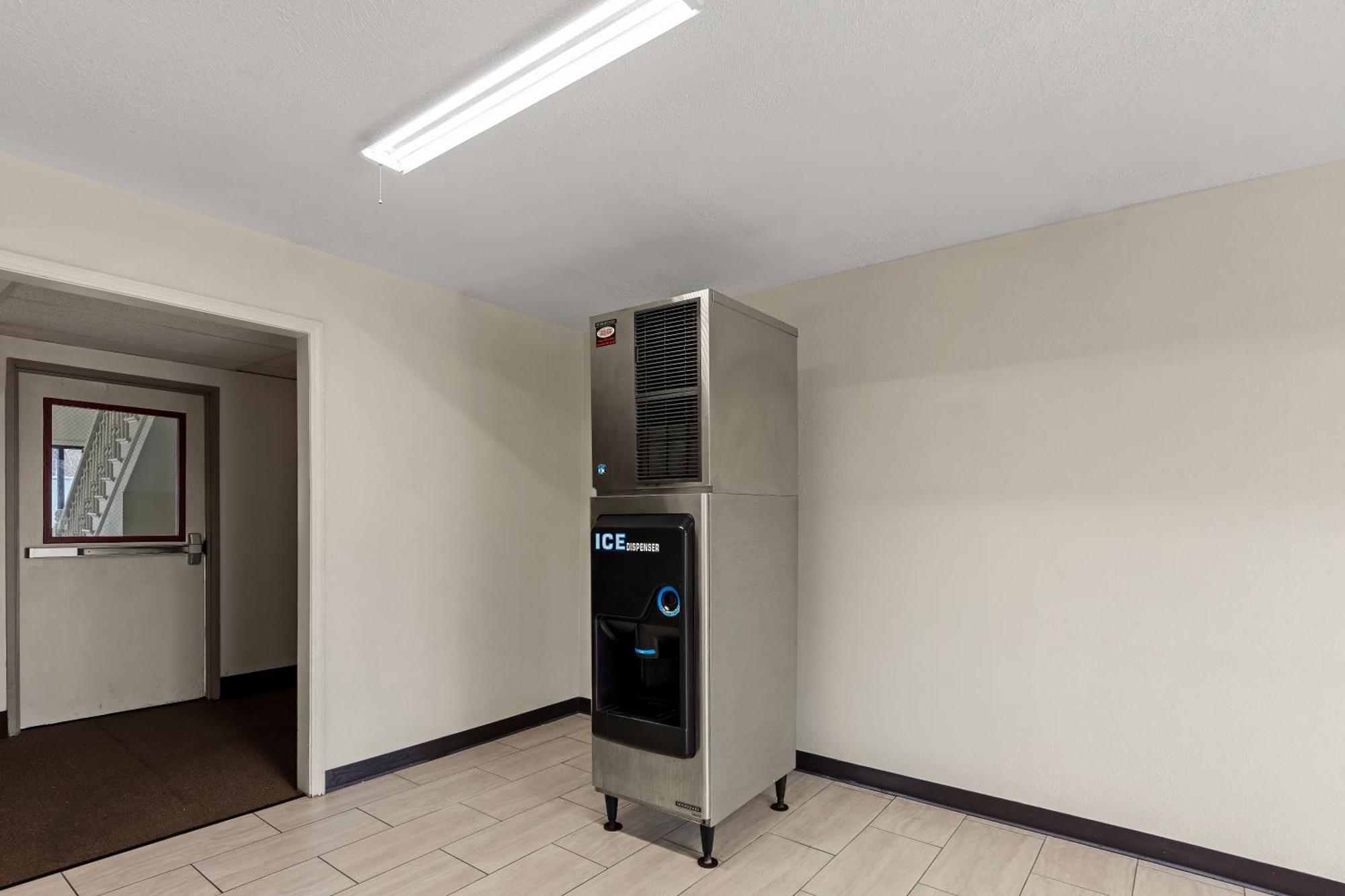 Red Lion Inn & Suites Caseyville Esterno foto