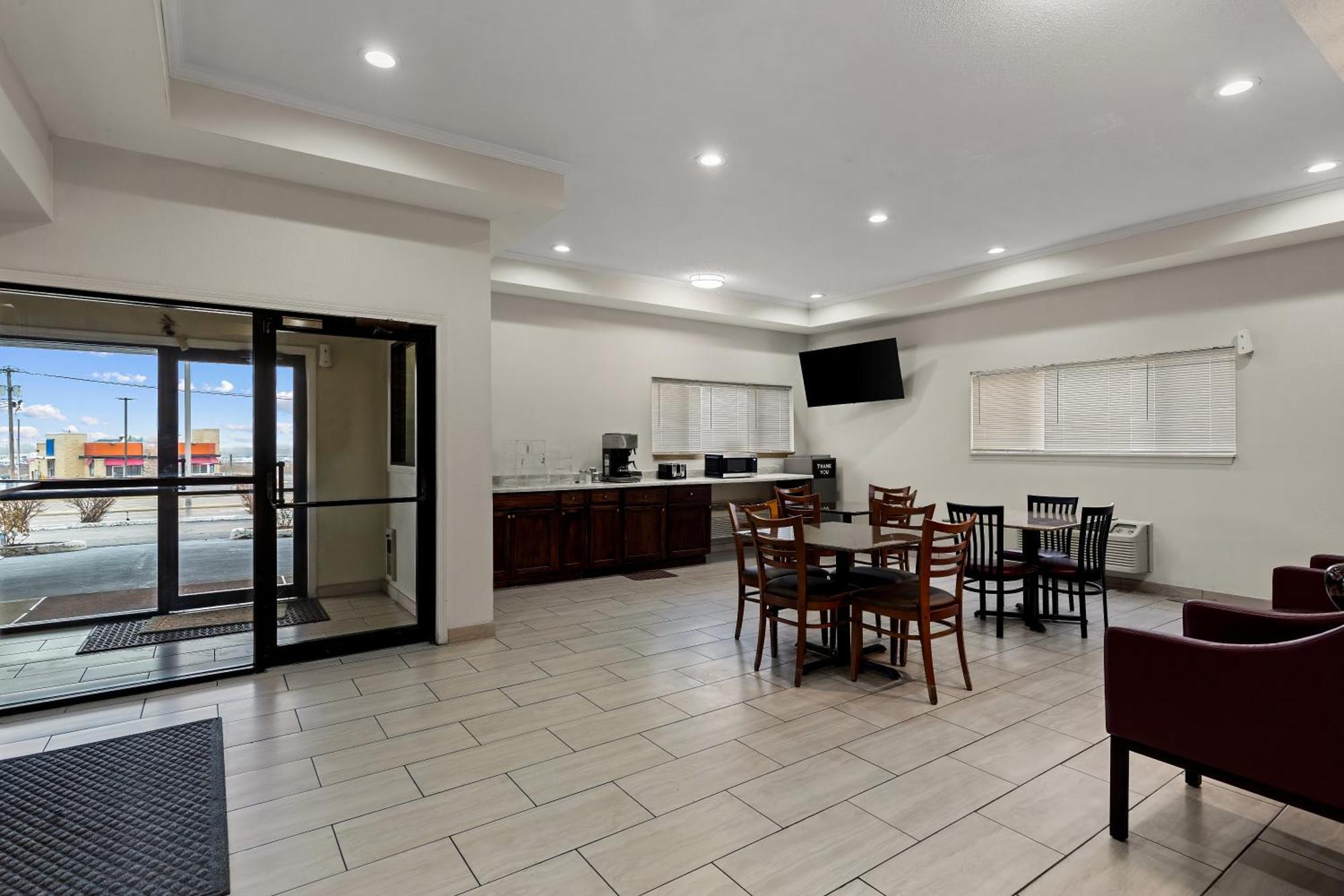 Red Lion Inn & Suites Caseyville Esterno foto