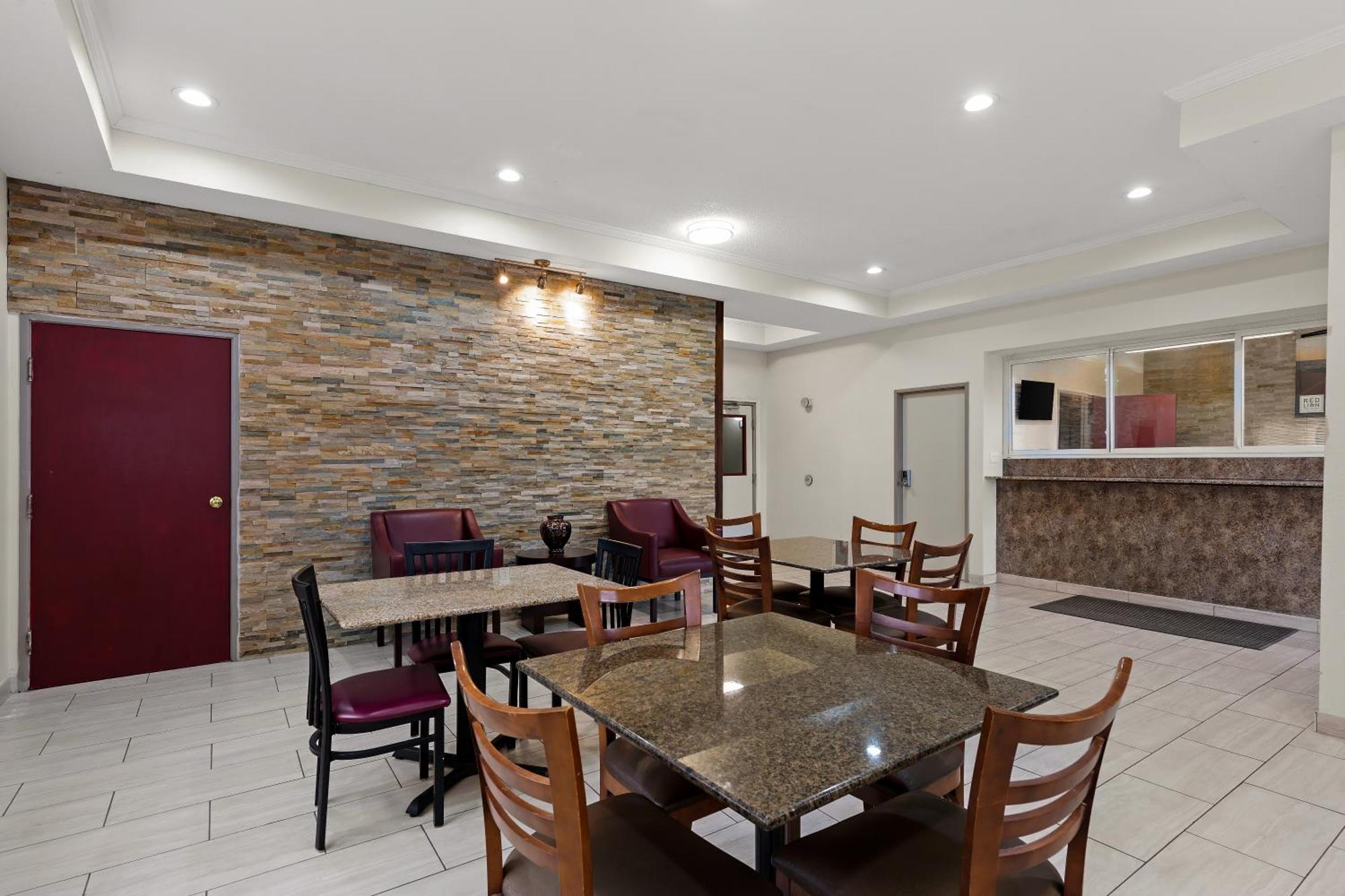 Red Lion Inn & Suites Caseyville Esterno foto