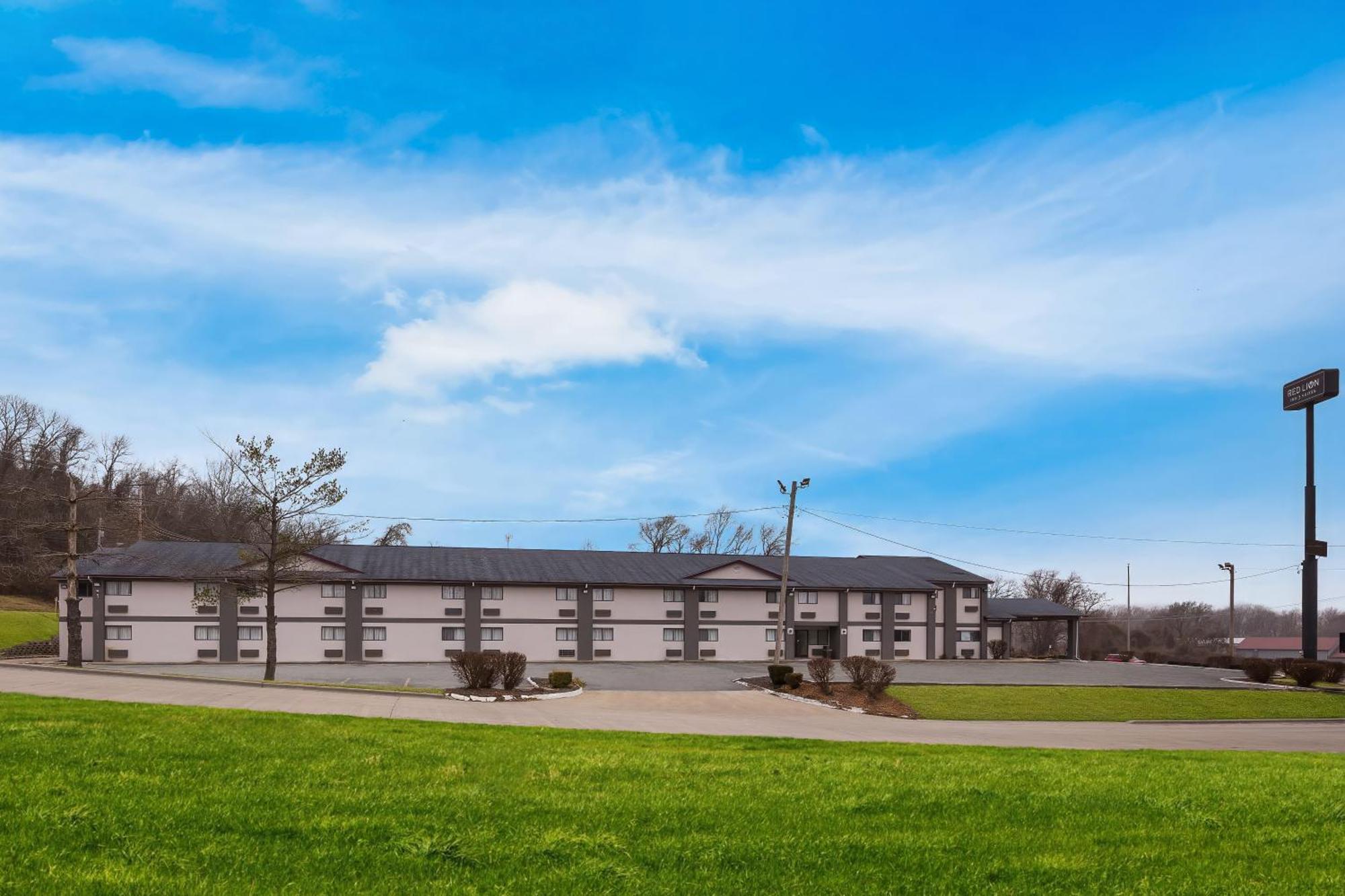 Red Lion Inn & Suites Caseyville Esterno foto