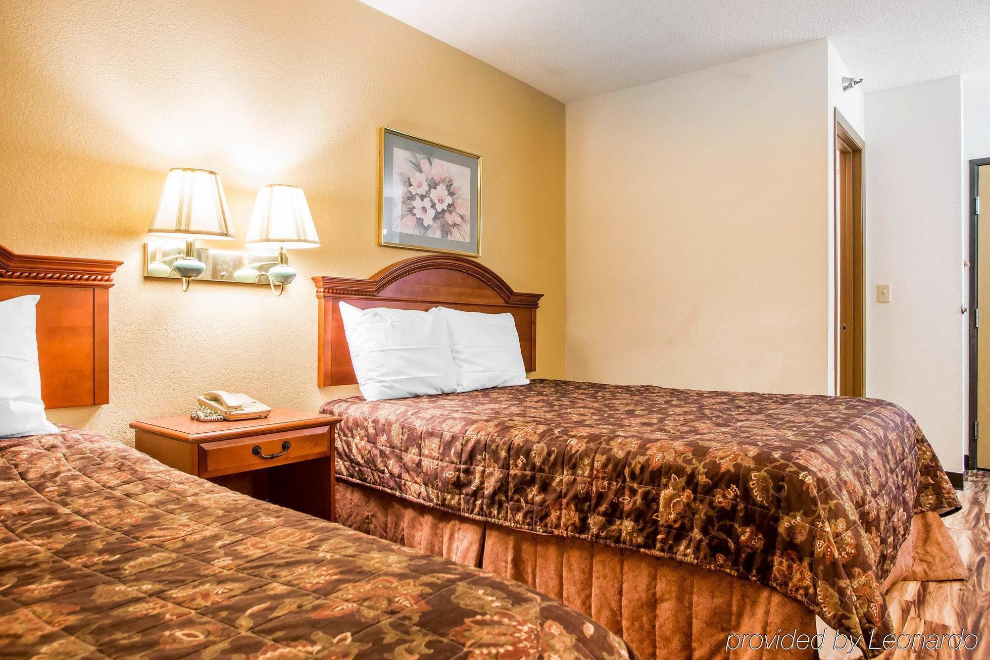 Red Lion Inn & Suites Caseyville Esterno foto