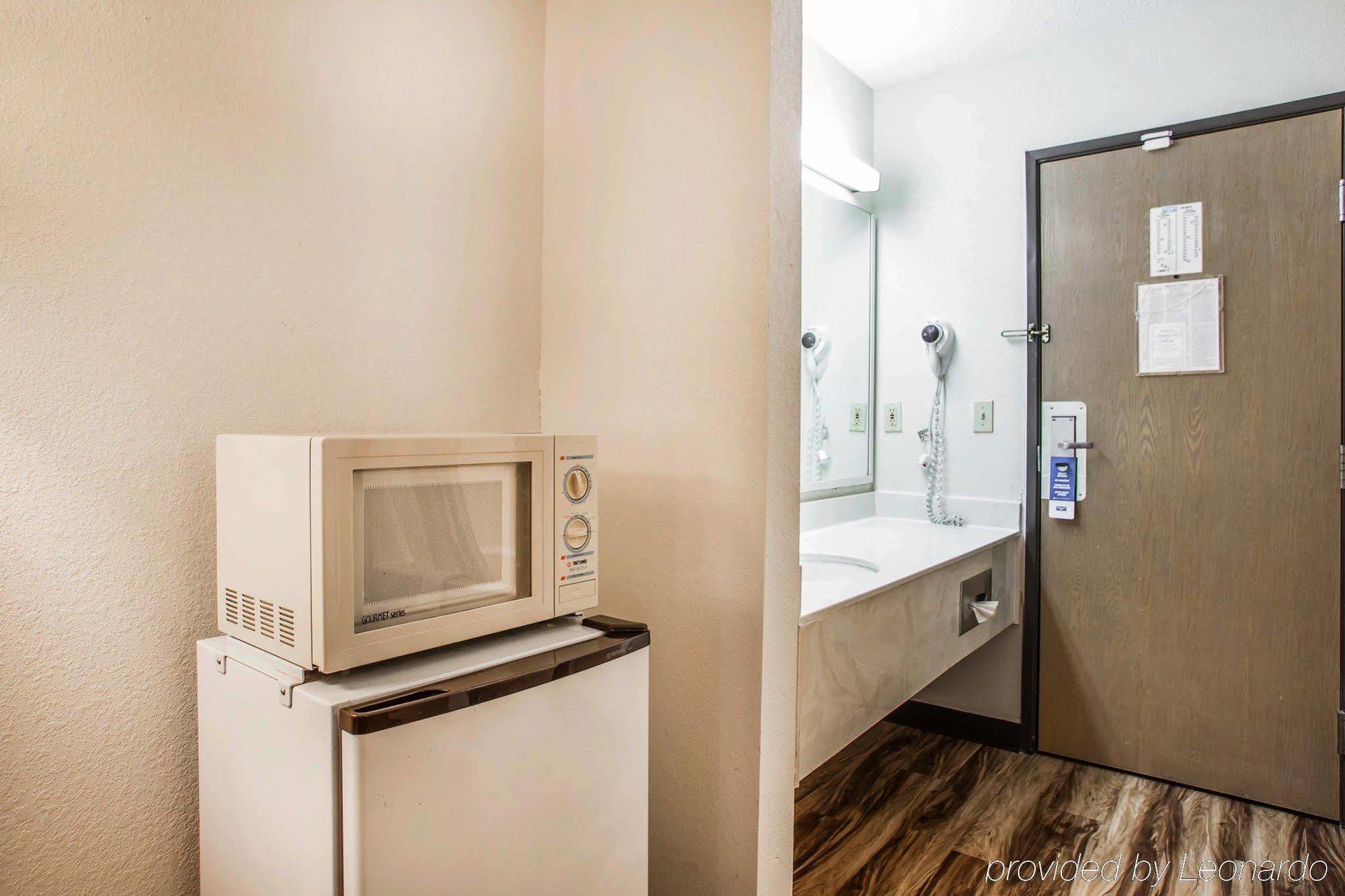Red Lion Inn & Suites Caseyville Esterno foto