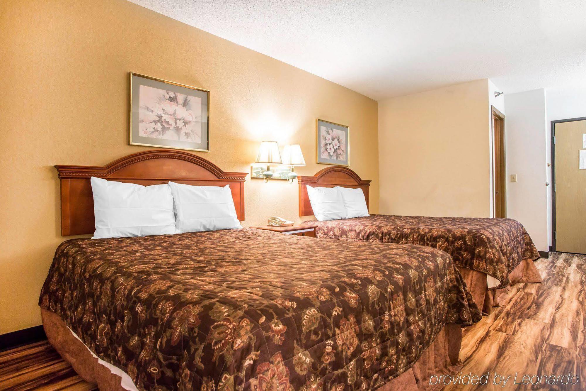 Red Lion Inn & Suites Caseyville Esterno foto